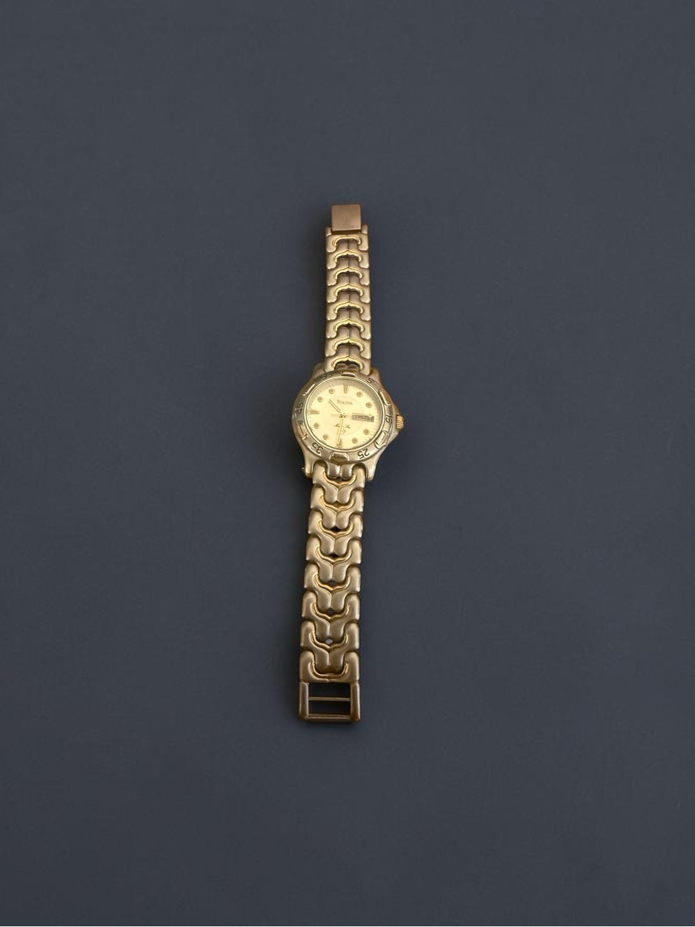 Bulova marine Star T7 Men’s Two-Tone Stainless Steel Watch - Silver & Gold Quart - Picture 3 of 4